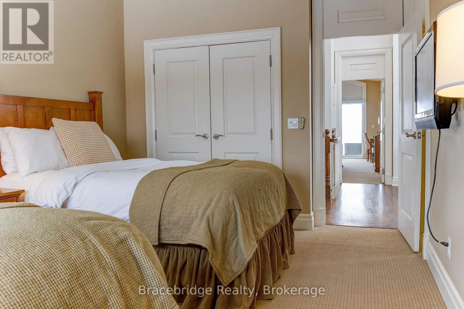 1869 MUSKOKA RD 118 W HIGHWAY