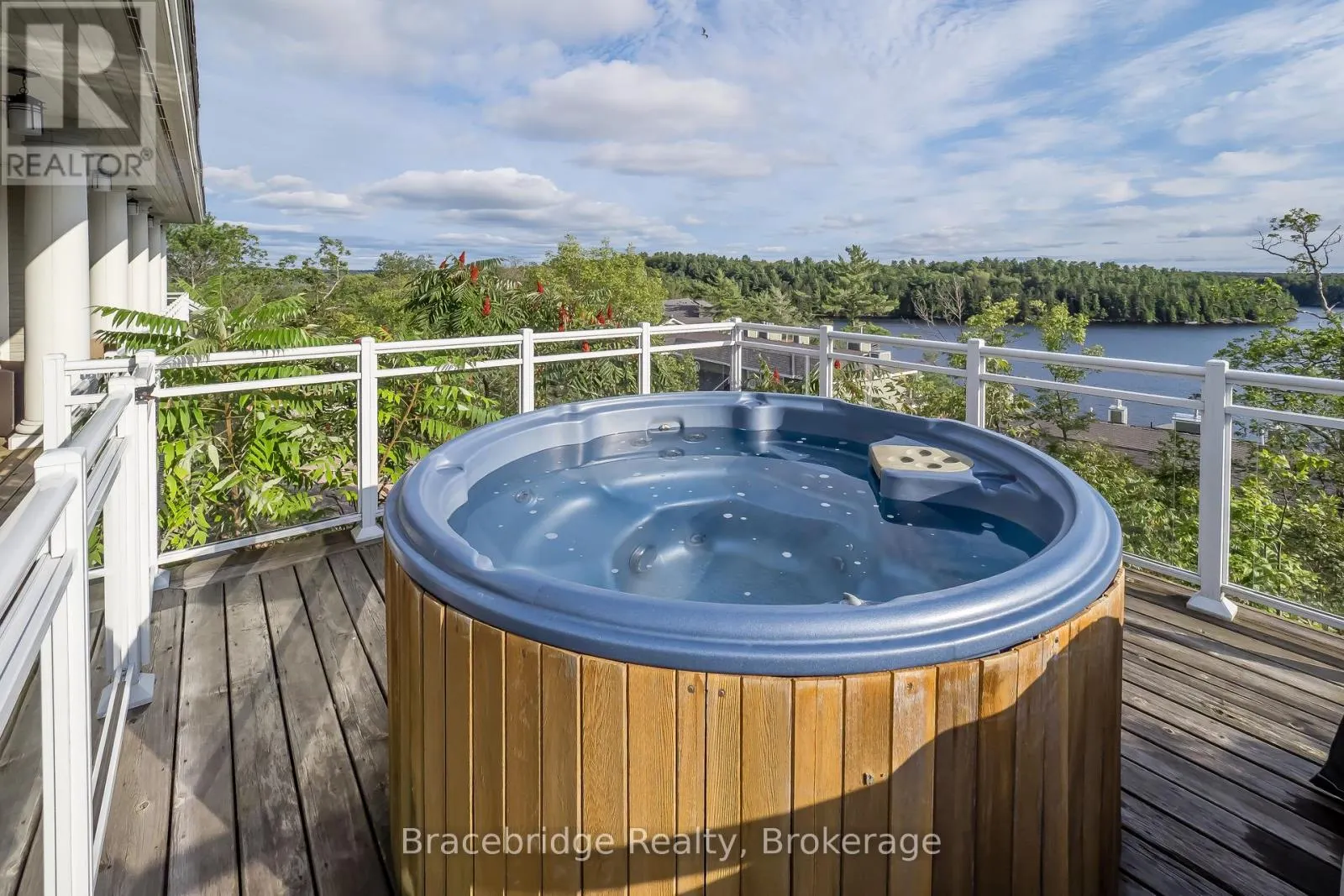 1869 MUSKOKA RD 118 W HIGHWAY