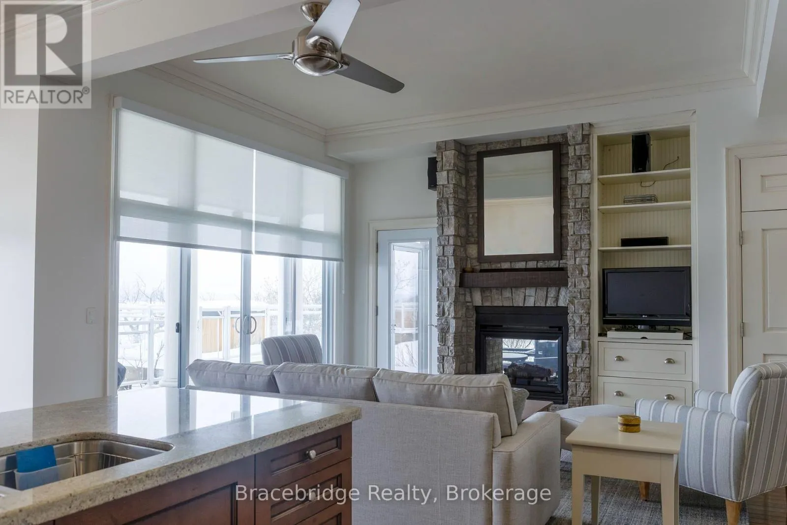 1869 MUSKOKA RD 118 W HIGHWAY