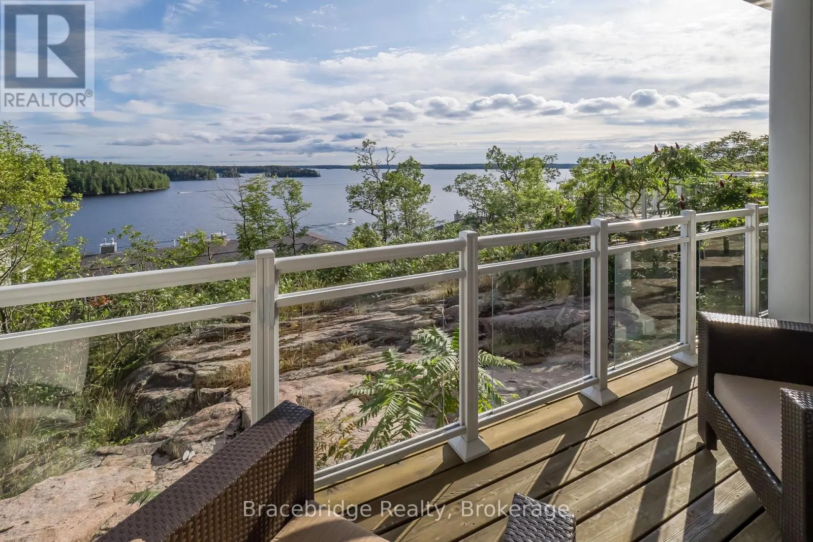 1869 MUSKOKA RD 118 W HIGHWAY