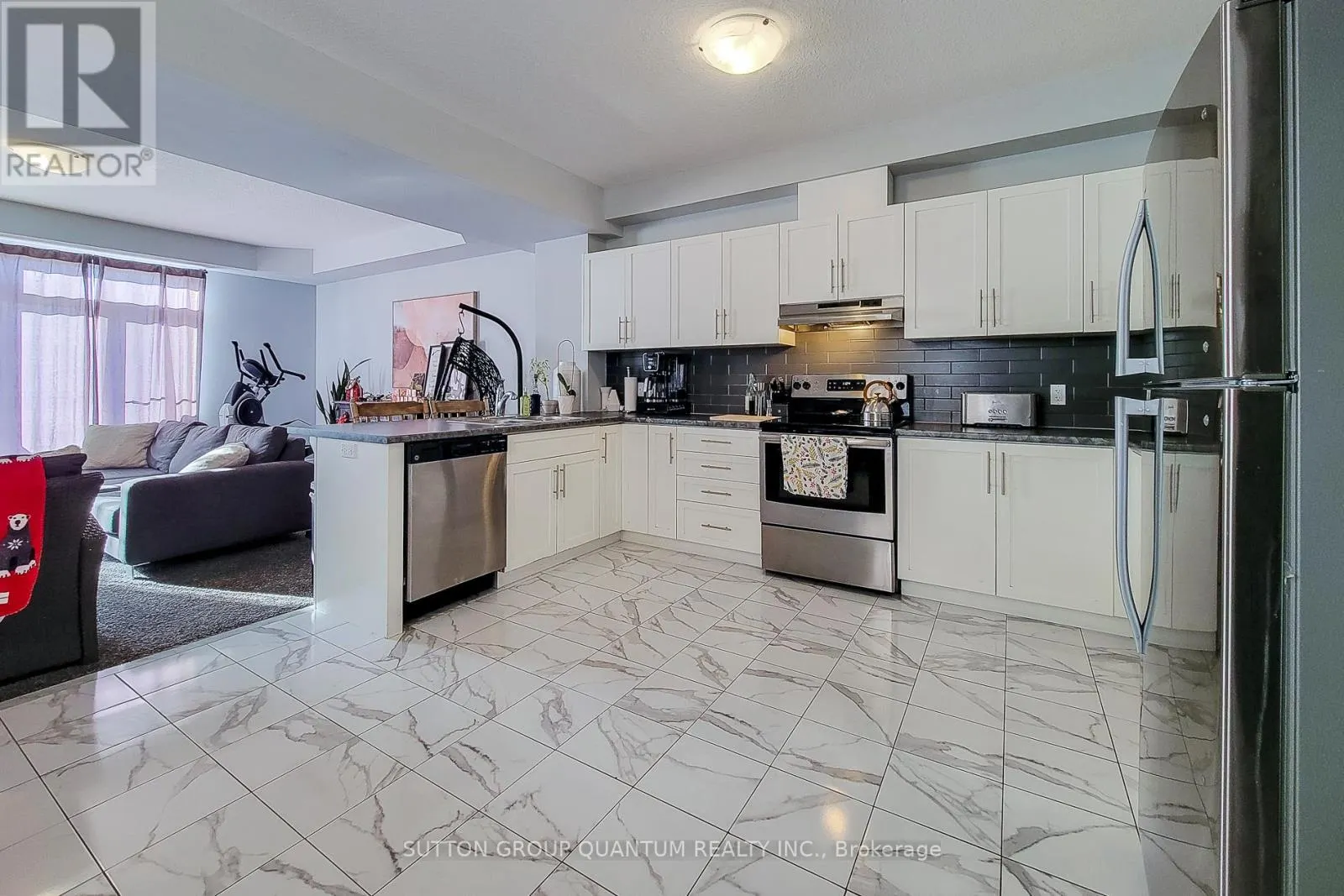 33 FAIRGROUNDS DRIVE