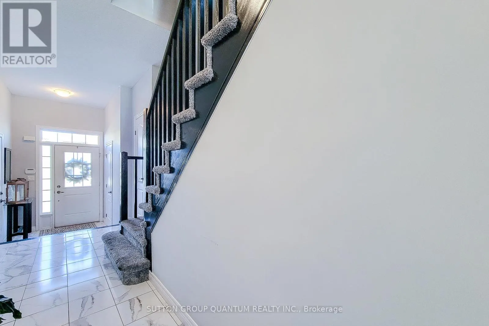 33 FAIRGROUNDS DRIVE