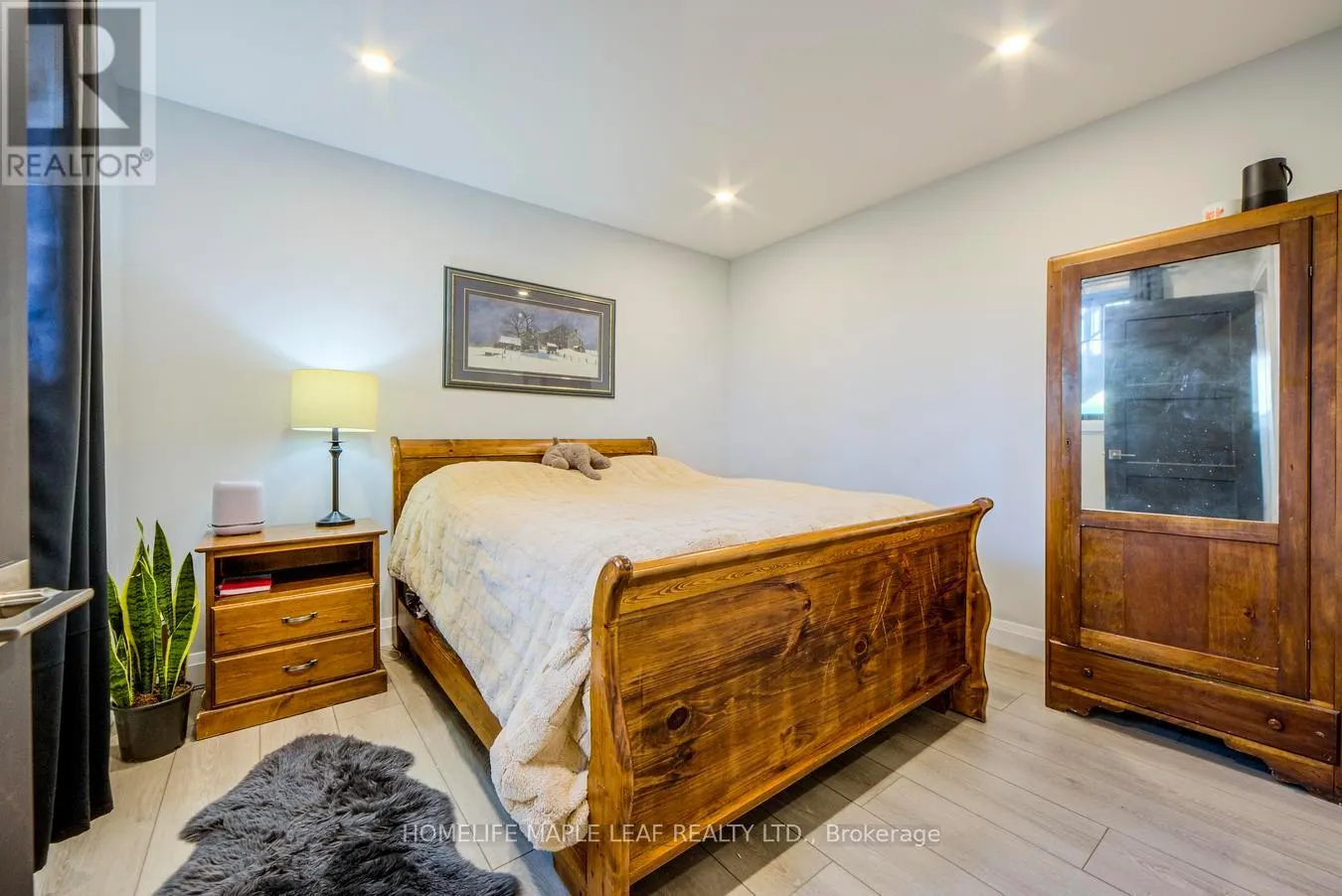 17 - 585437 COUNTY ROAD