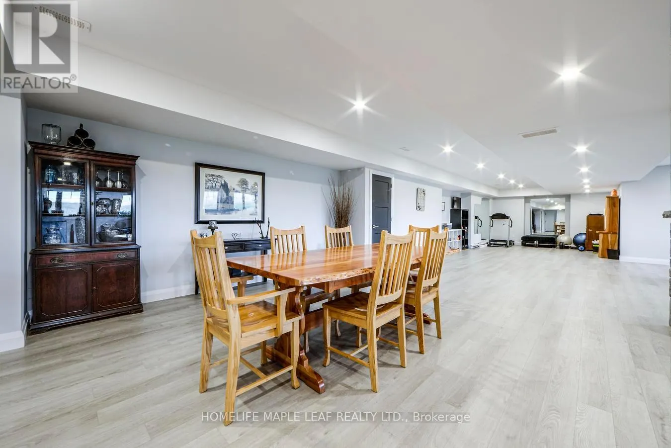 17 - 585437 COUNTY ROAD