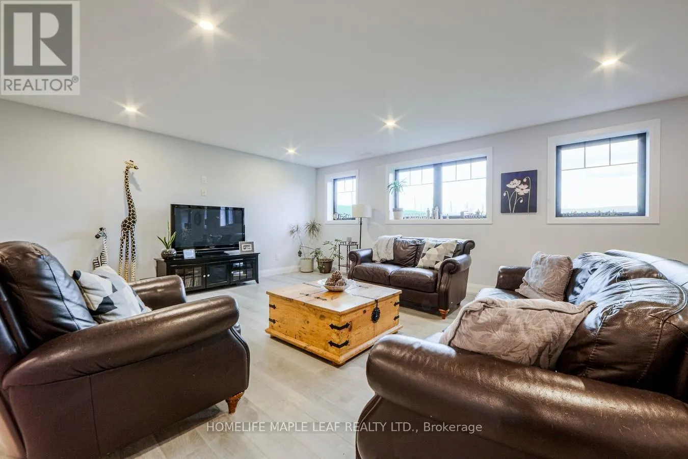 17 - 585437 COUNTY ROAD