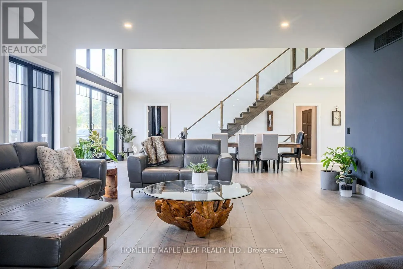 17 - 585437 COUNTY ROAD