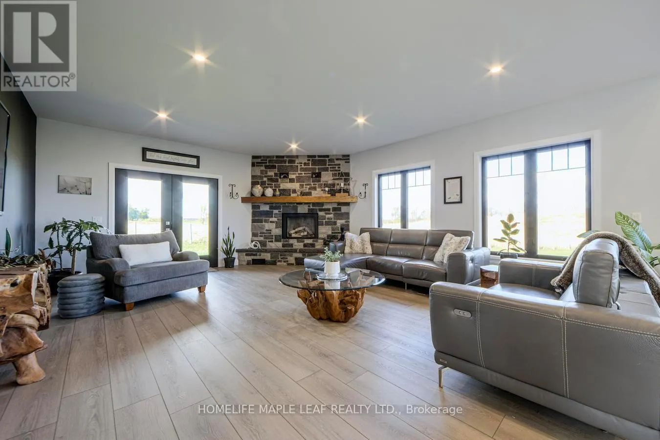 17 - 585437 COUNTY ROAD