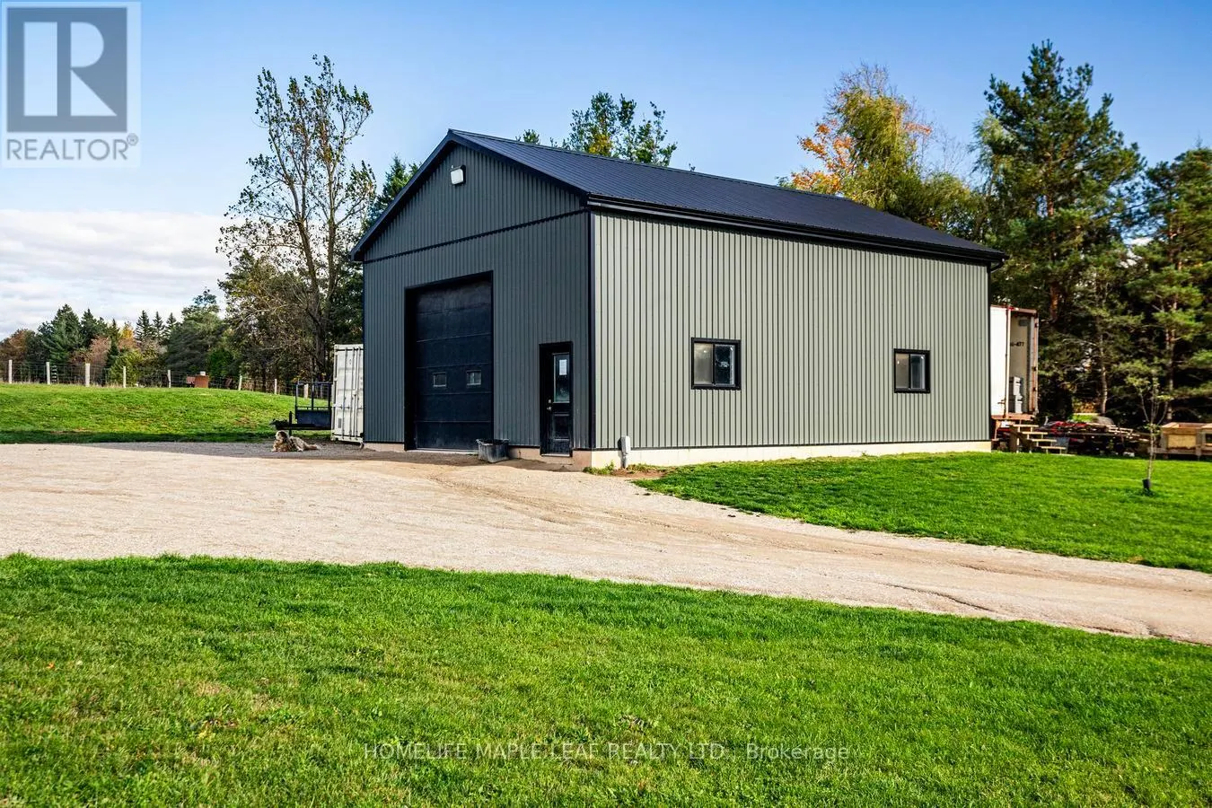 17 - 585437 COUNTY ROAD