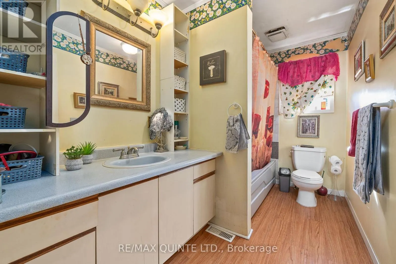 144 WELLINGTON STREET