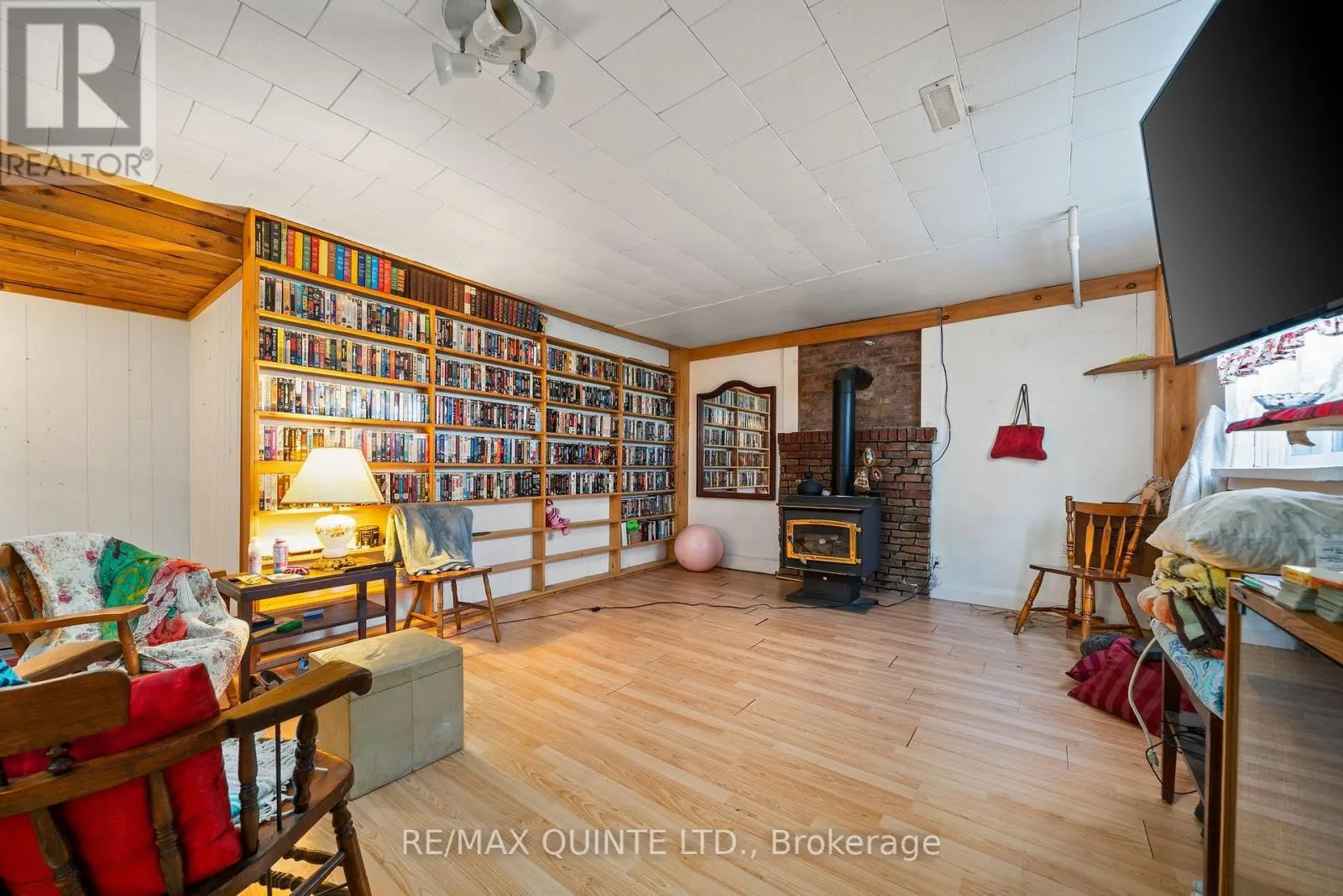 144 WELLINGTON STREET