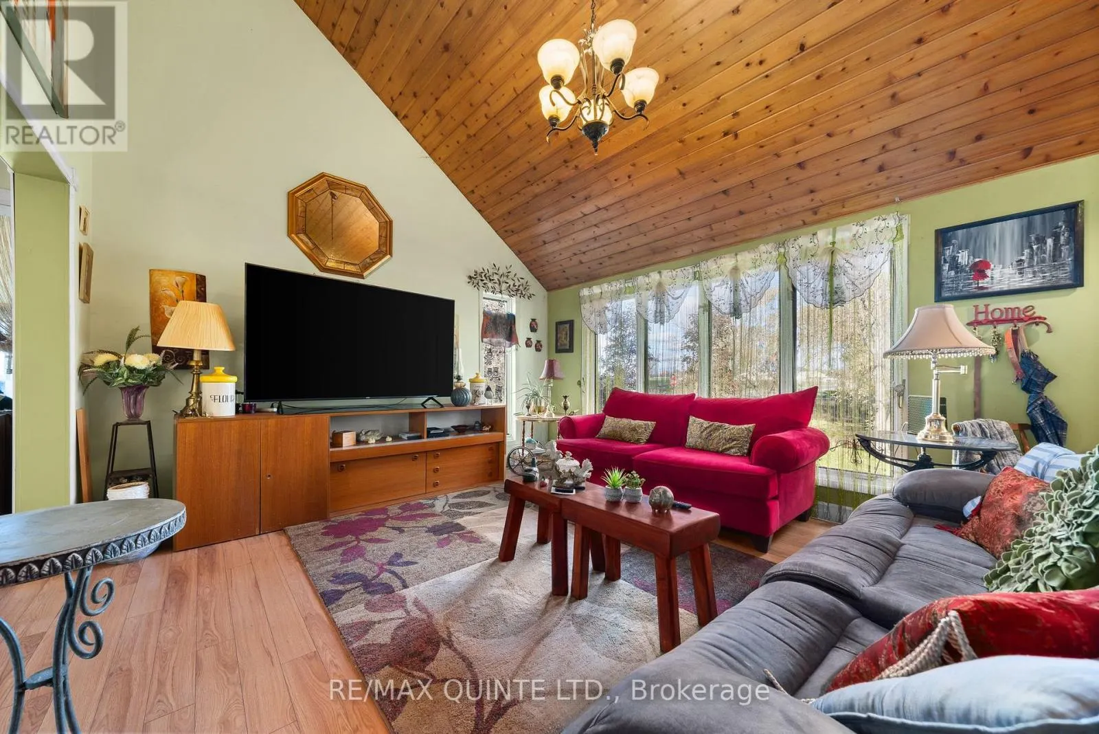 144 WELLINGTON STREET