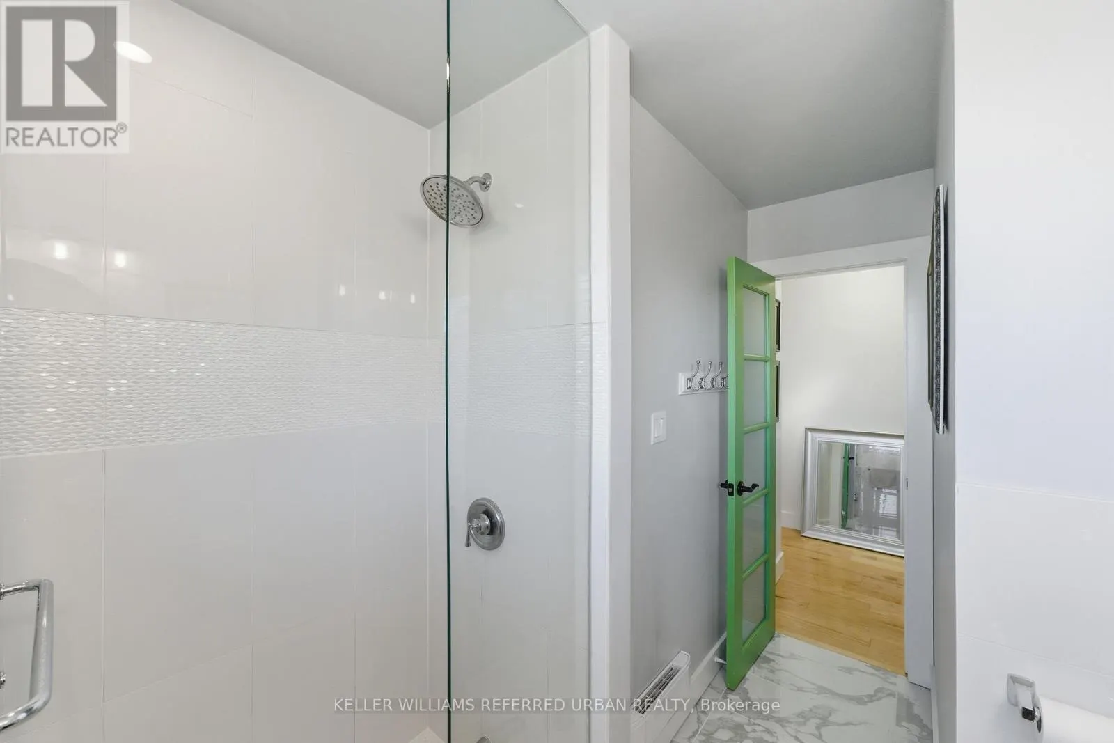 6 - 162 CHURCH STREET