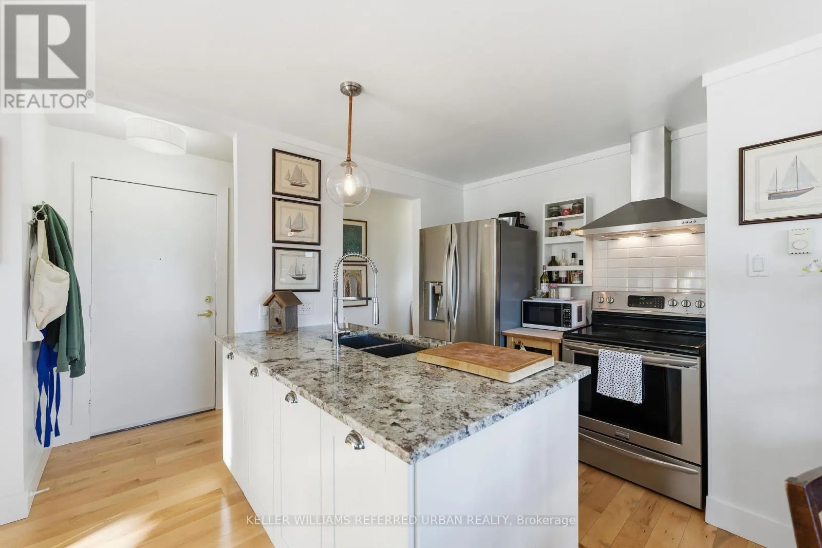 6 - 162 CHURCH STREET