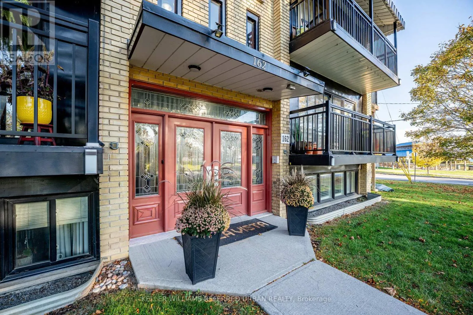 6 - 162 CHURCH STREET