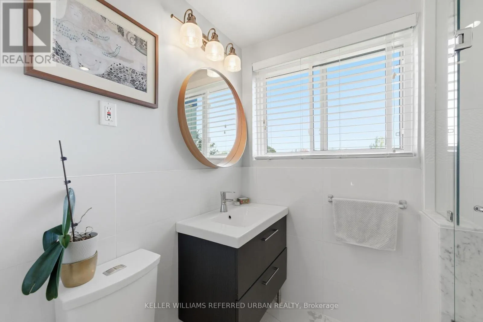 6 - 162 CHURCH STREET