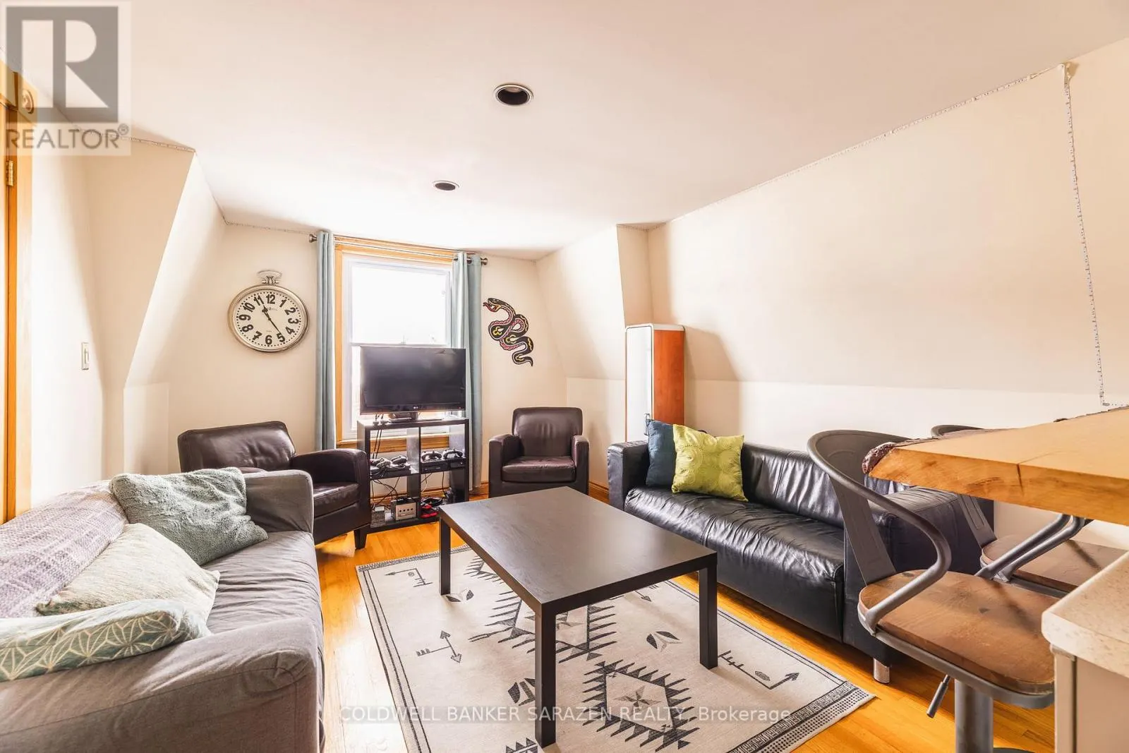 229 CHARLOTTE STREET