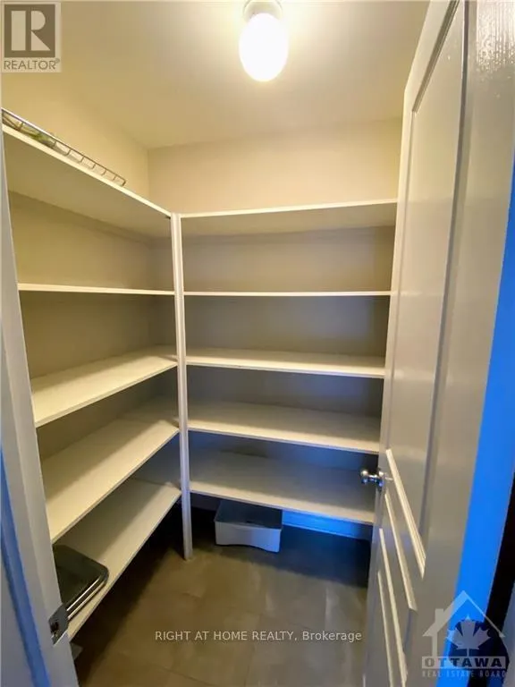 961 COBBLE HILL DRIVE