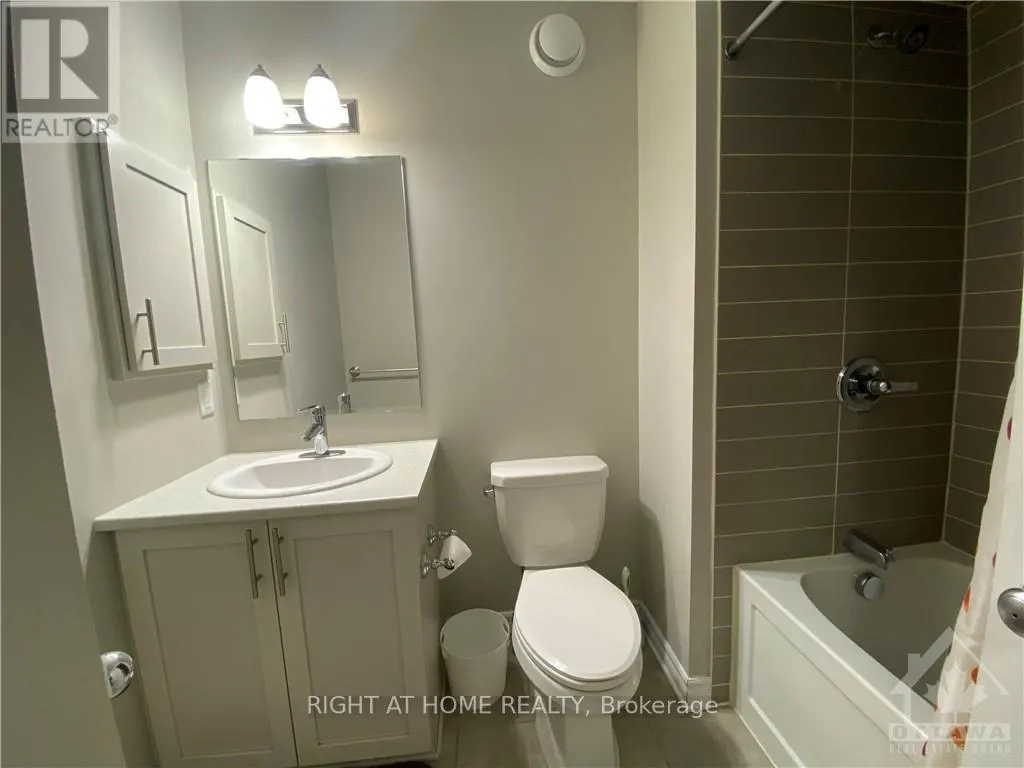 961 COBBLE HILL DRIVE