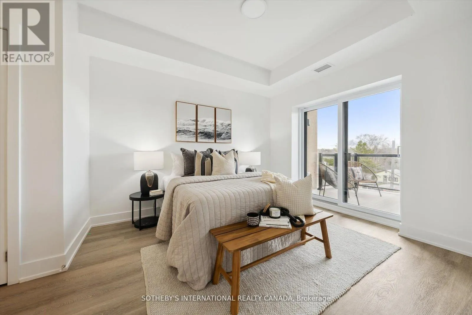 306 - 19B WEST STREET N