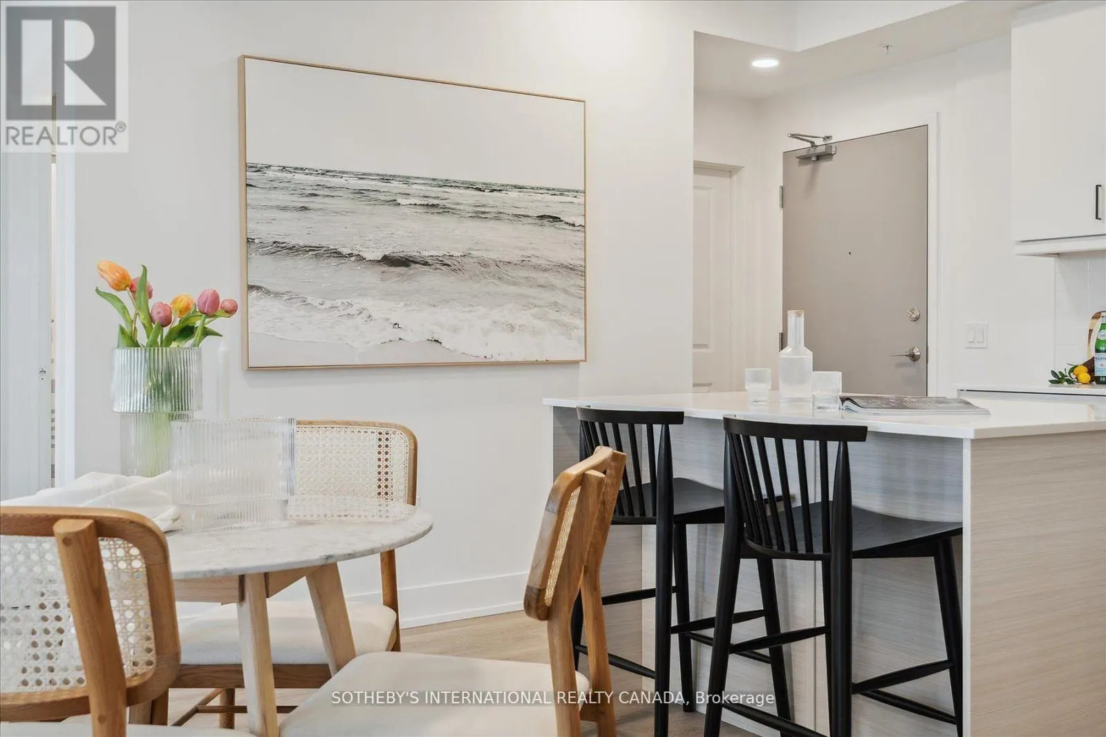 306 - 19B WEST STREET N