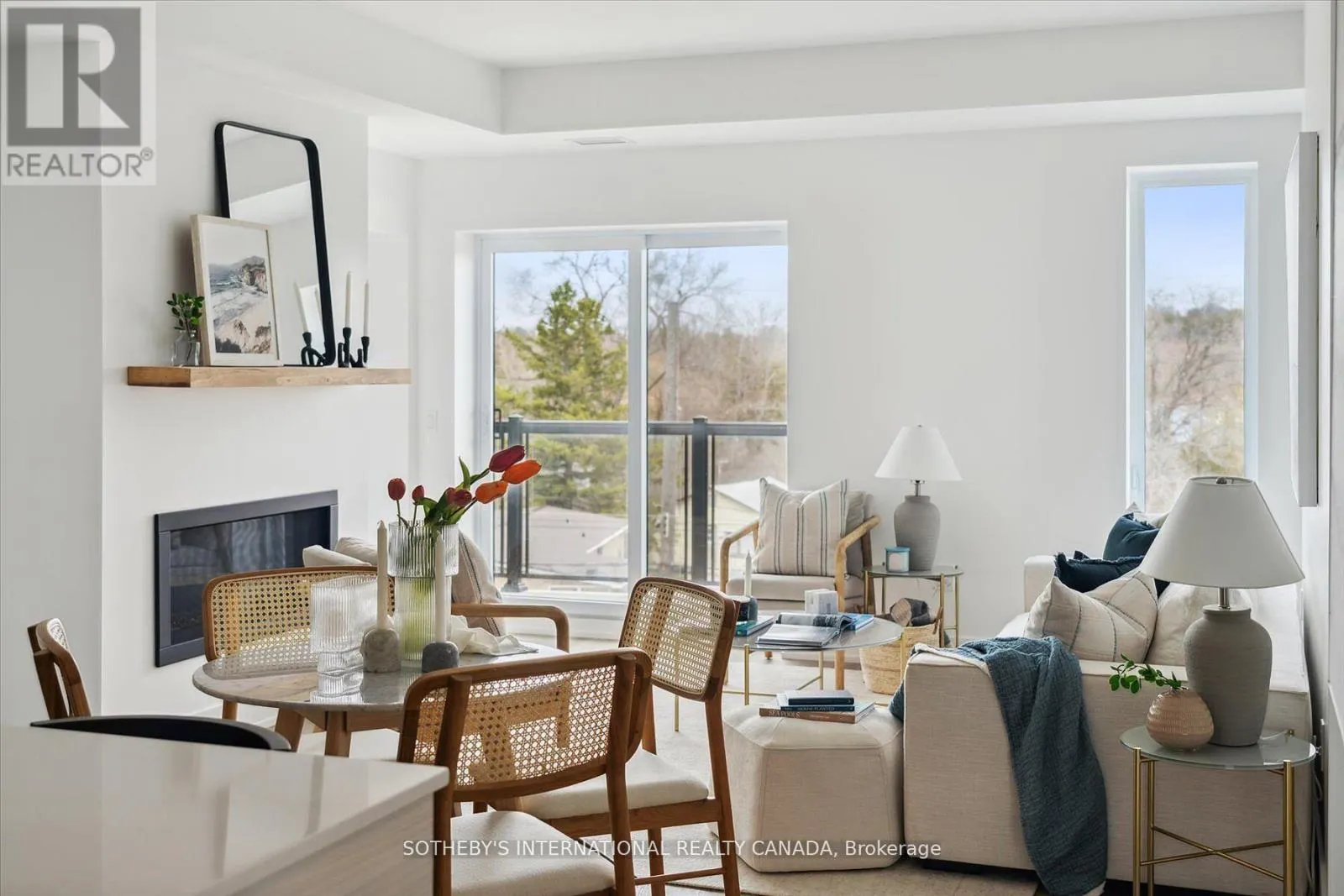 306 - 19B WEST STREET N