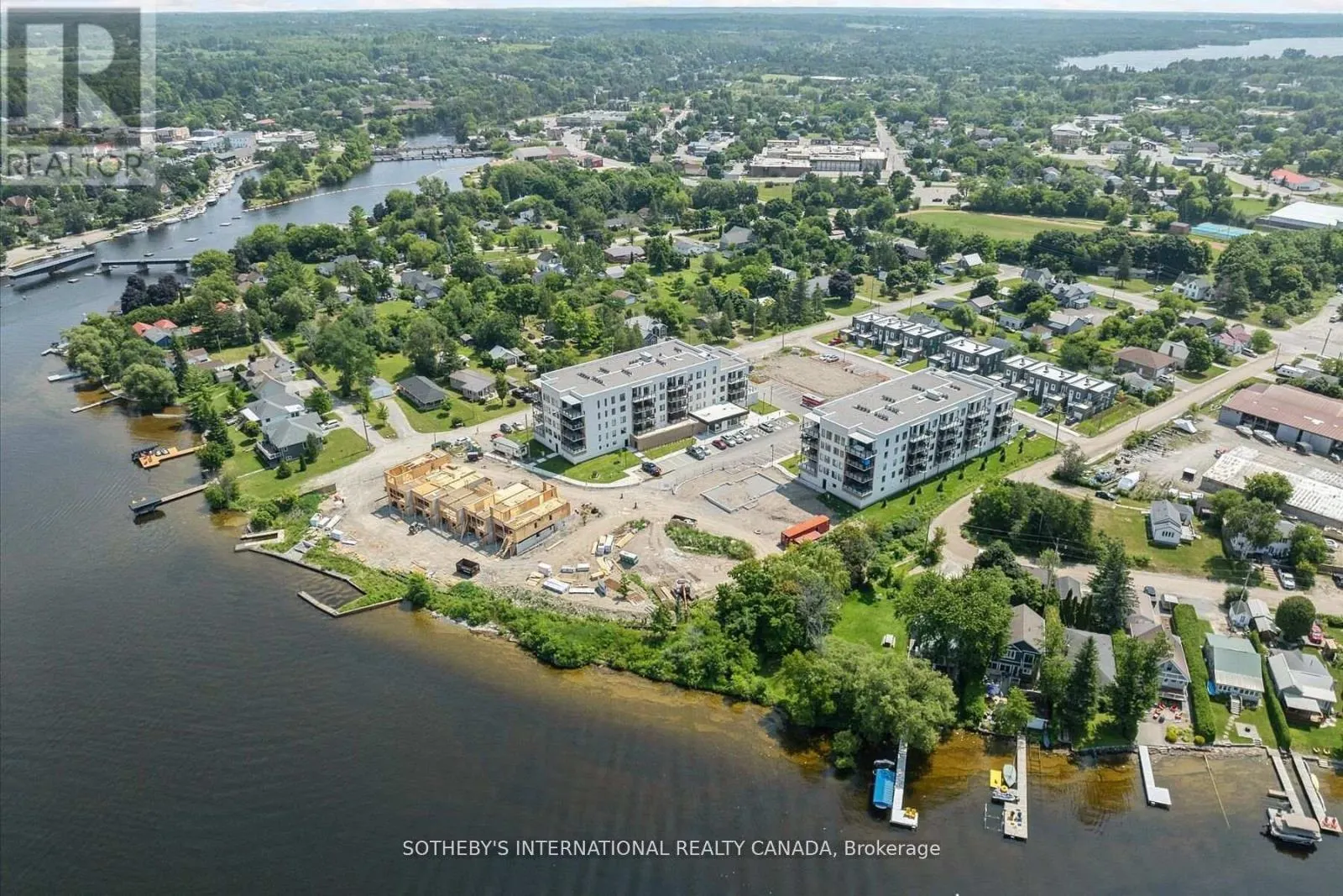 306 - 19B WEST STREET N