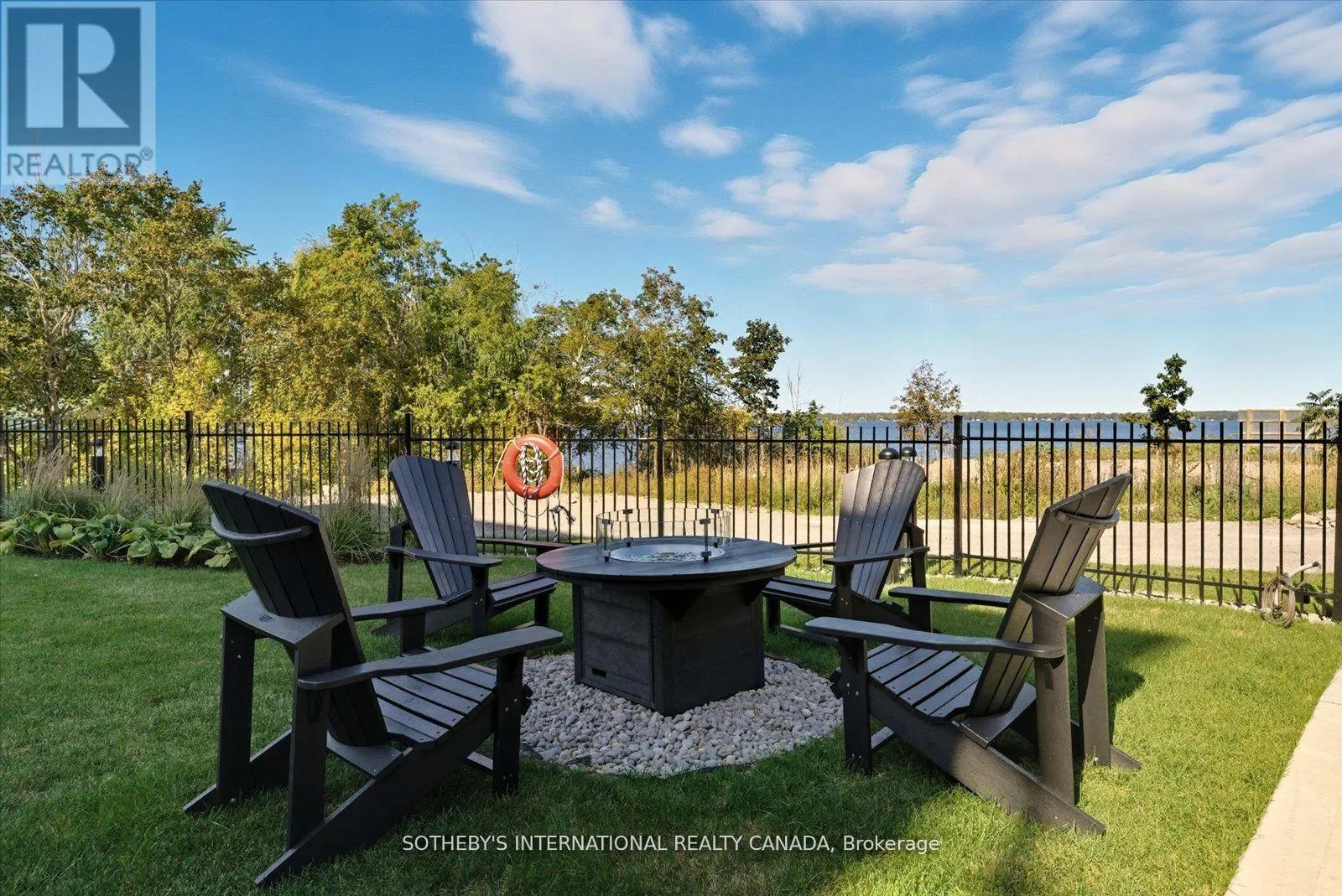 306 - 19B WEST STREET N