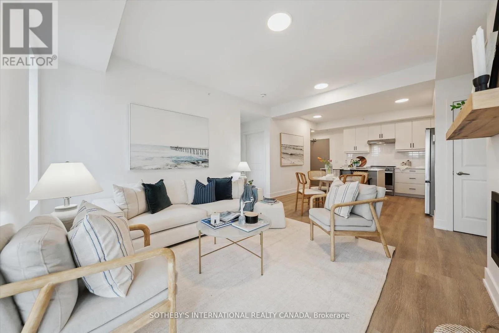 306 - 19B WEST STREET N