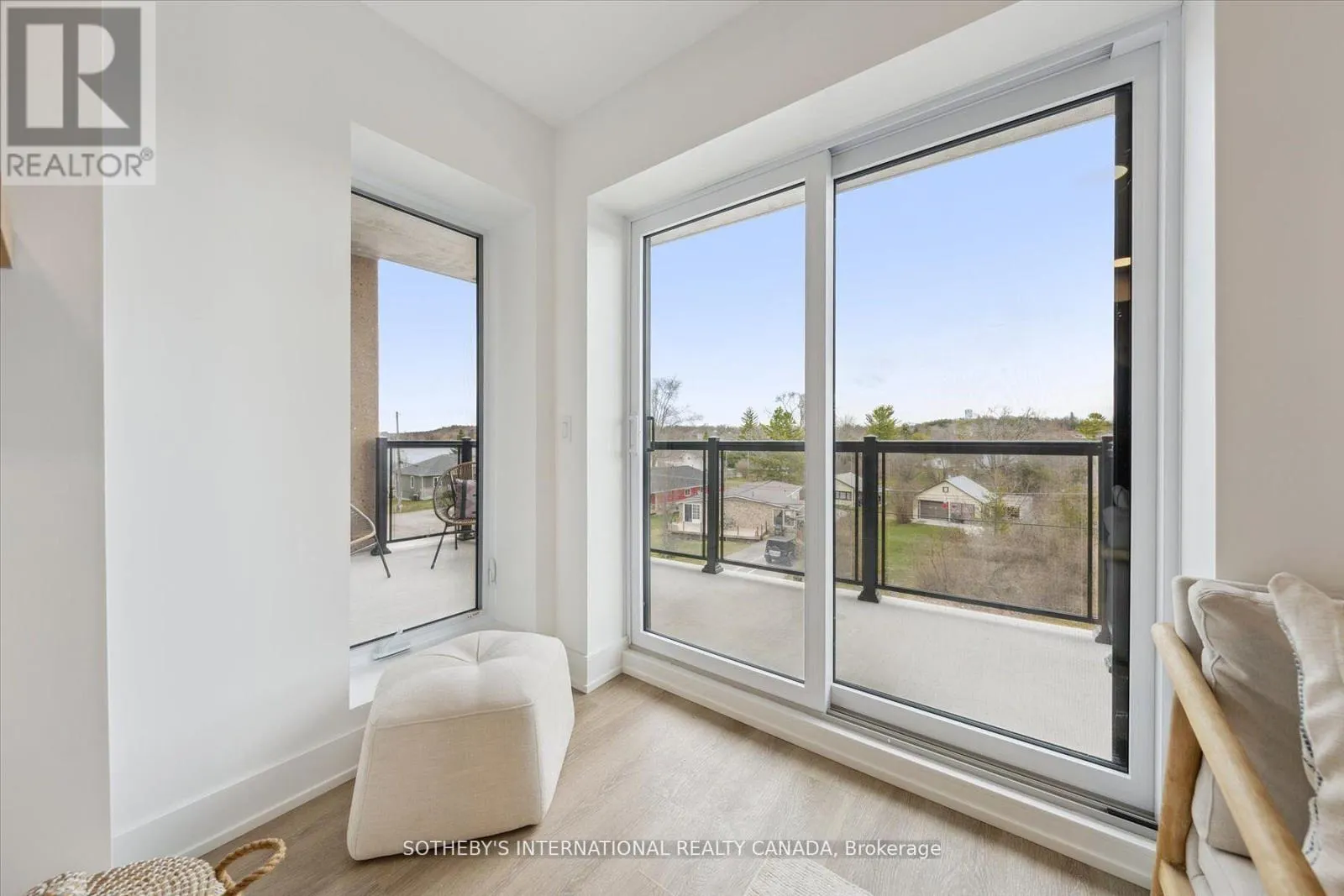 306 - 19B WEST STREET N