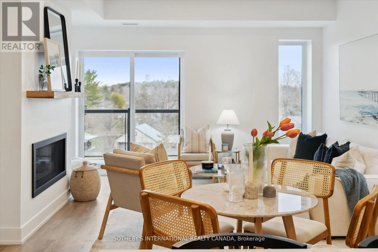 306 - 19B WEST STREET N