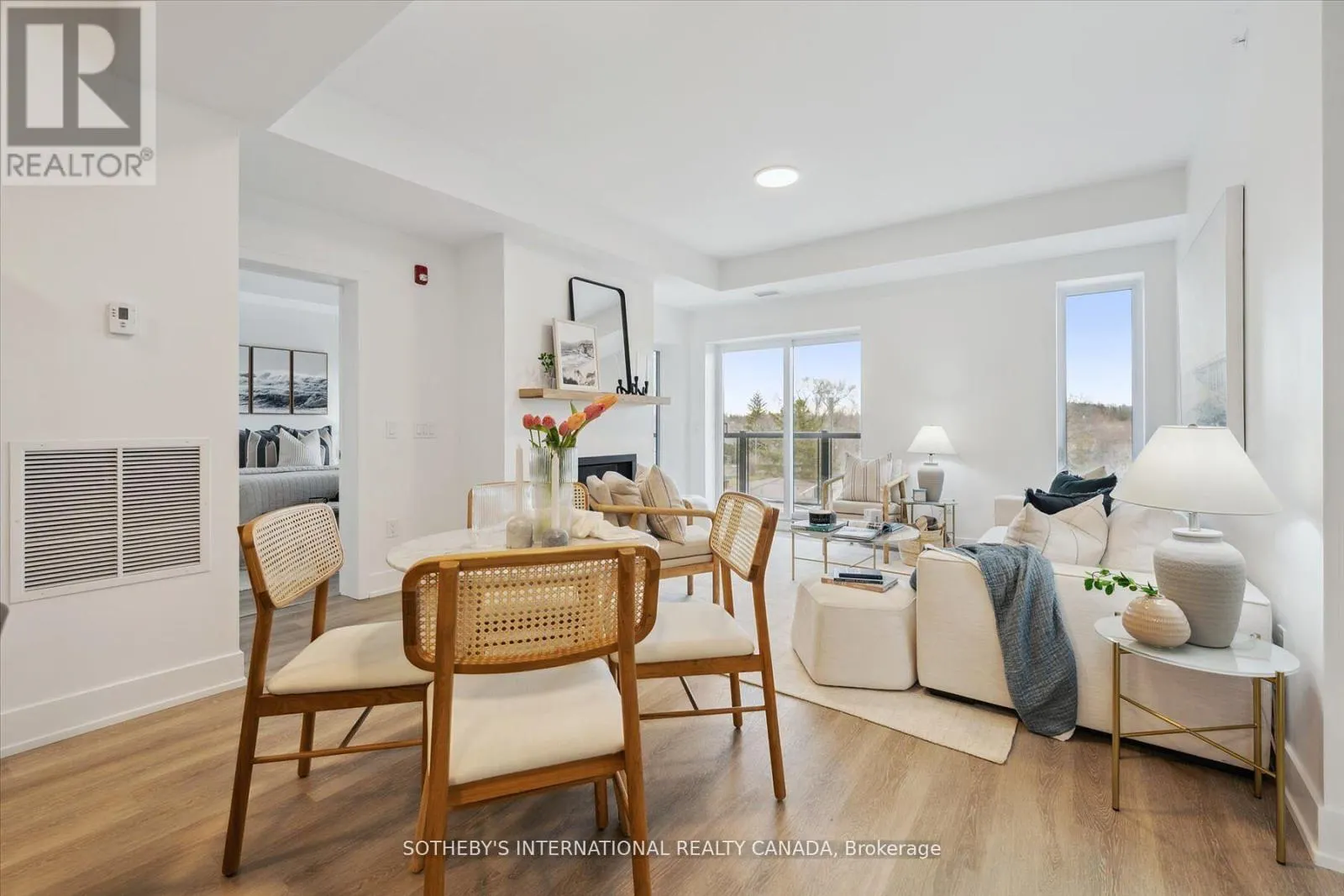 306 - 19B WEST STREET N