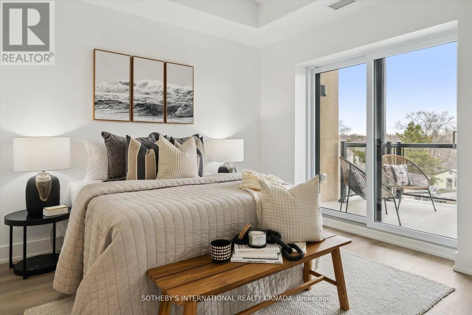 306 - 19B WEST STREET N