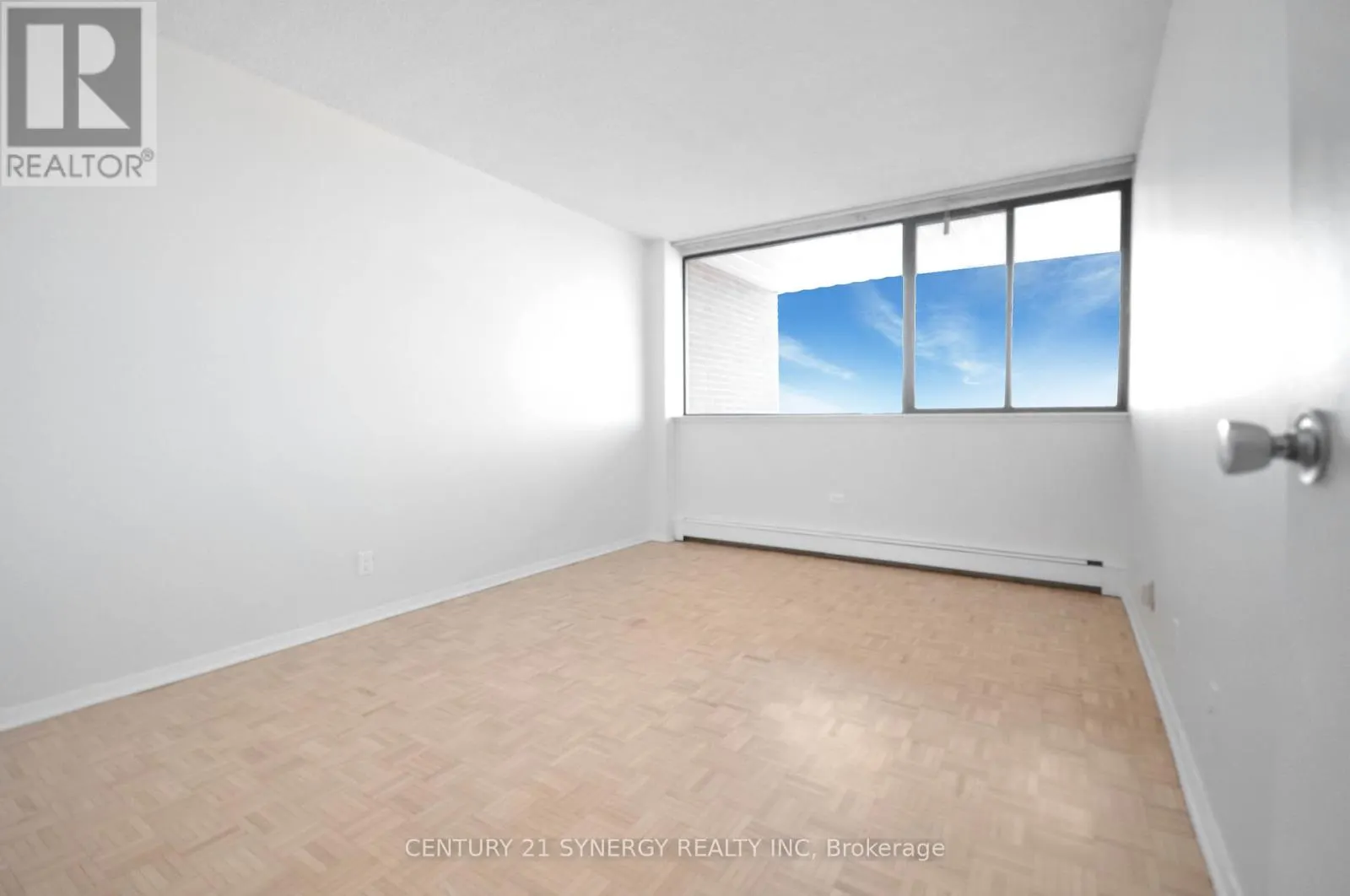 631 - 515 ST LAURENT BOULEVARD