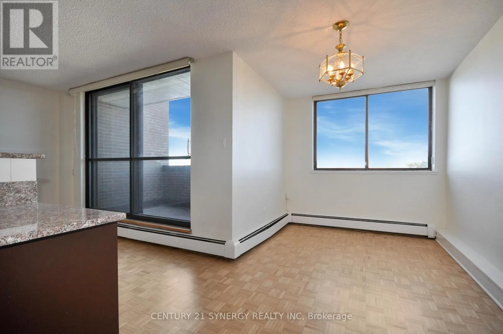 631 - 515 ST LAURENT BOULEVARD