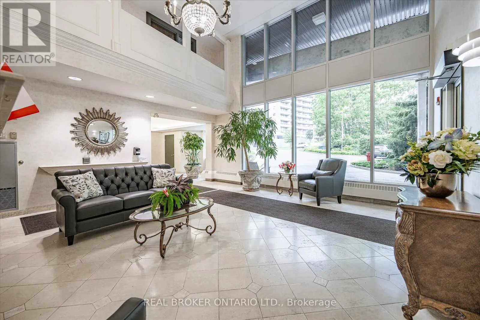 207 - 77 GOVERNORS ROAD