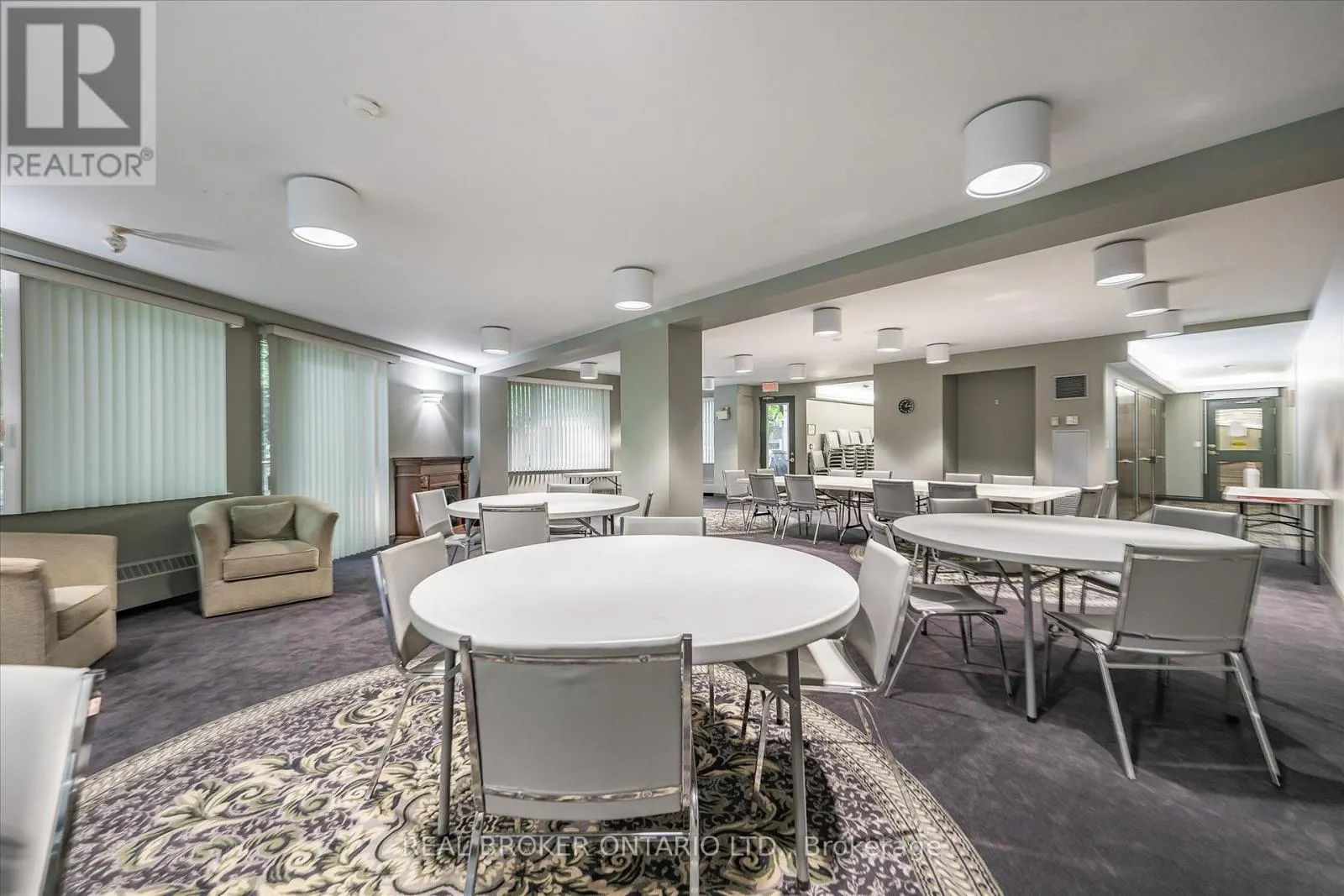 207 - 77 GOVERNORS ROAD