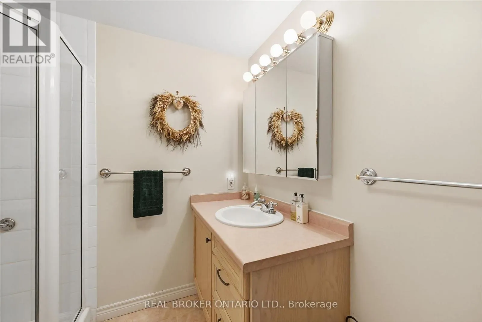 207 - 77 GOVERNORS ROAD