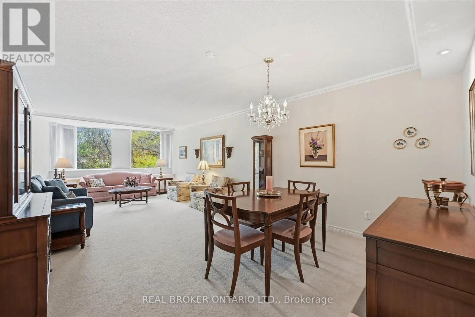 207 - 77 GOVERNORS ROAD