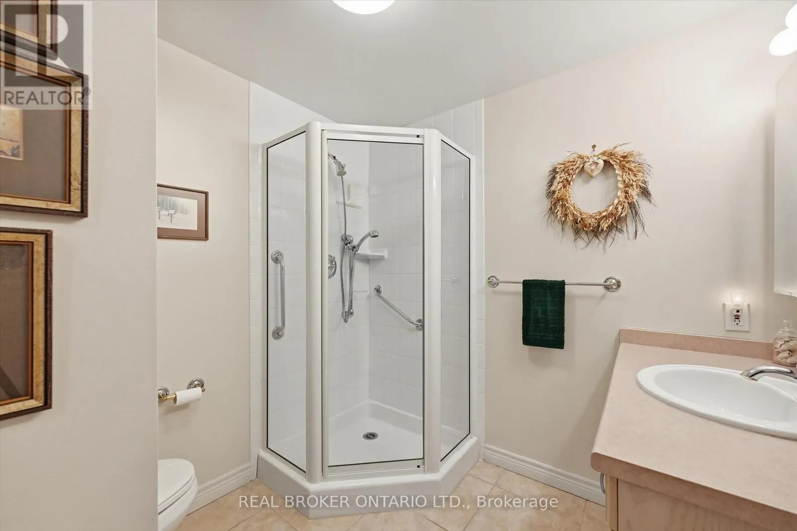 207 - 77 GOVERNORS ROAD