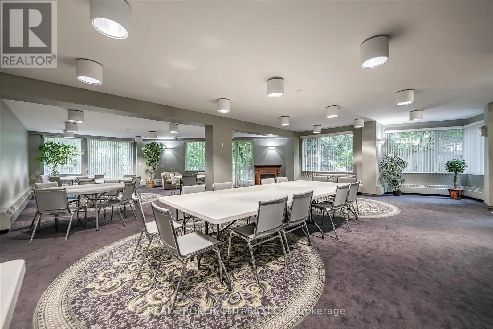 207 - 77 GOVERNORS ROAD