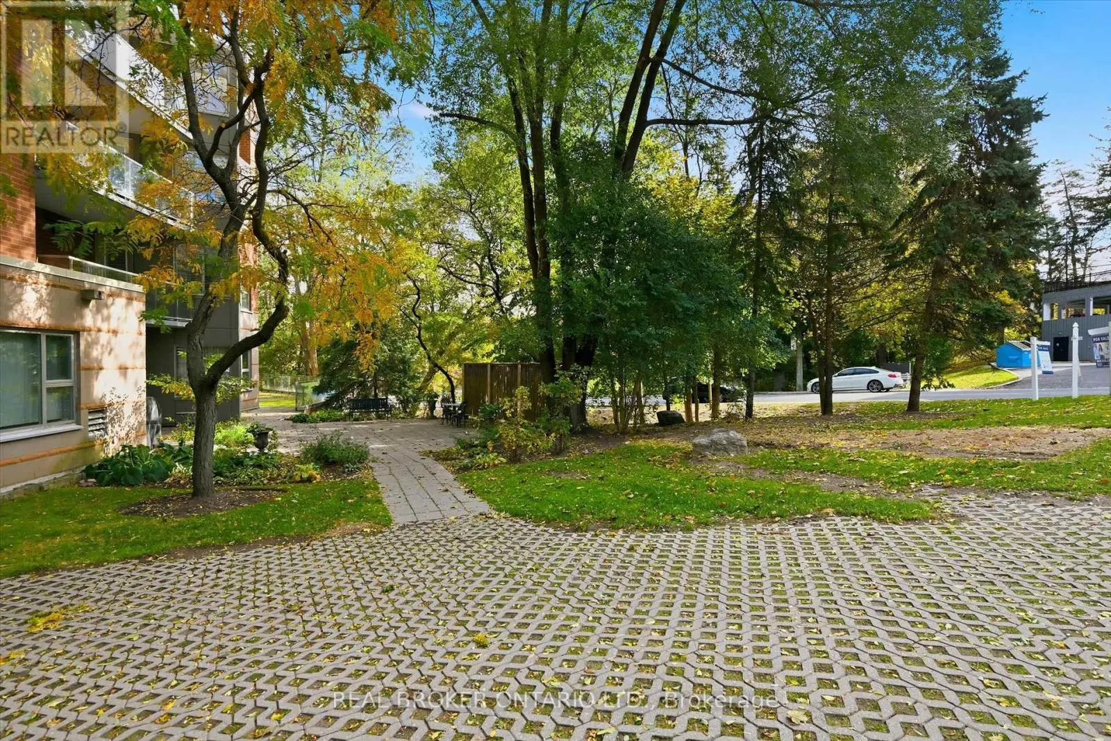 207 - 77 GOVERNORS ROAD