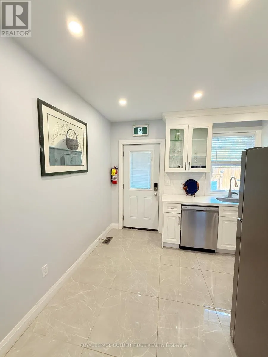 4577 VICTORIA AVENUE