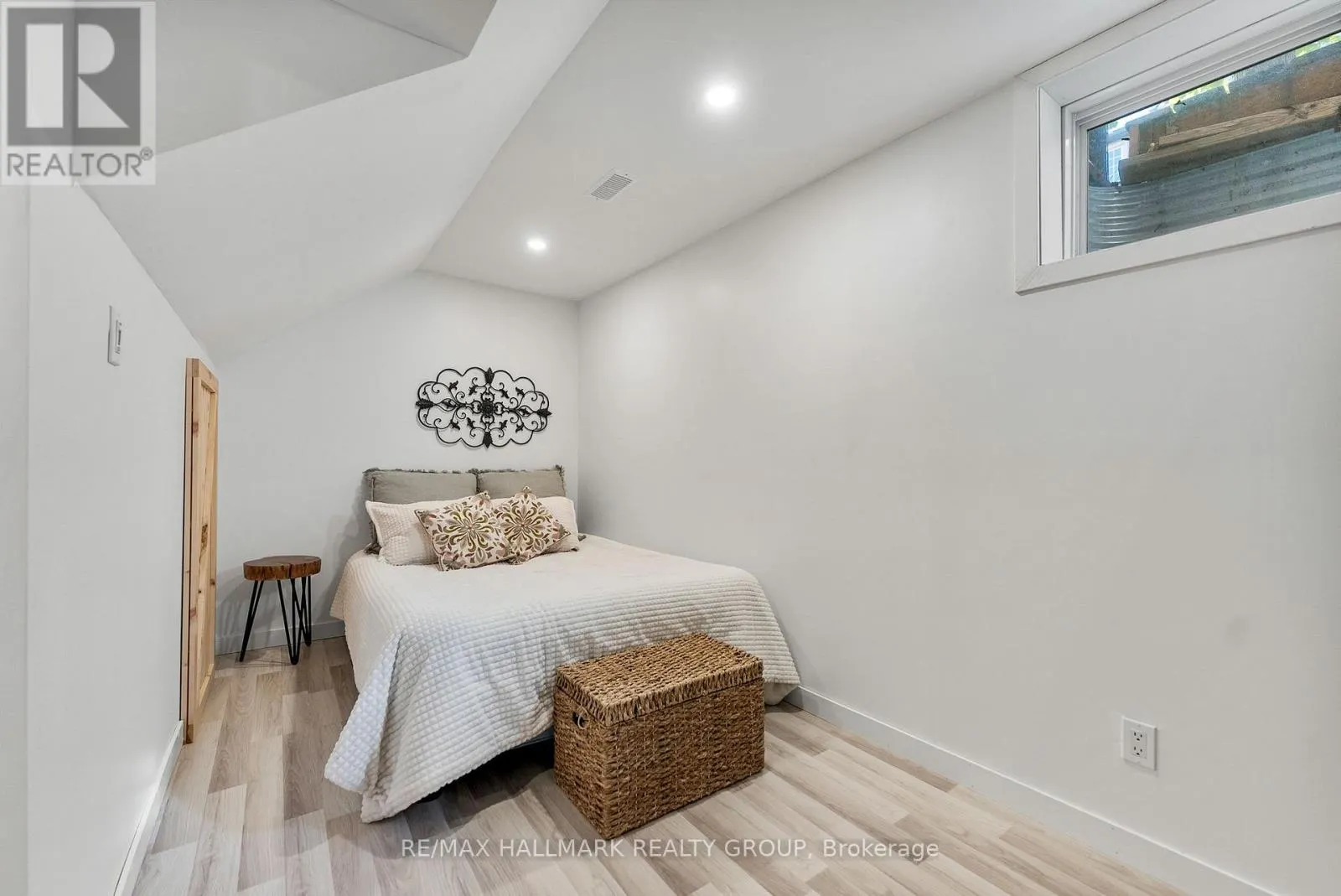 440 EDGEWORTH AVENUE