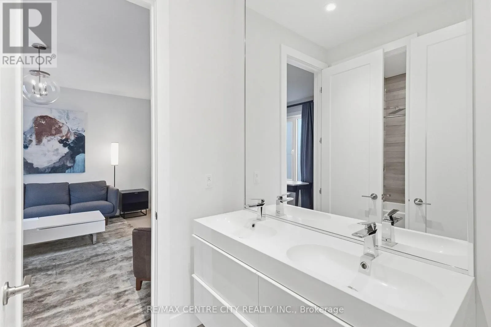 3 - 1452 BYRON BASELINE ROAD, #3