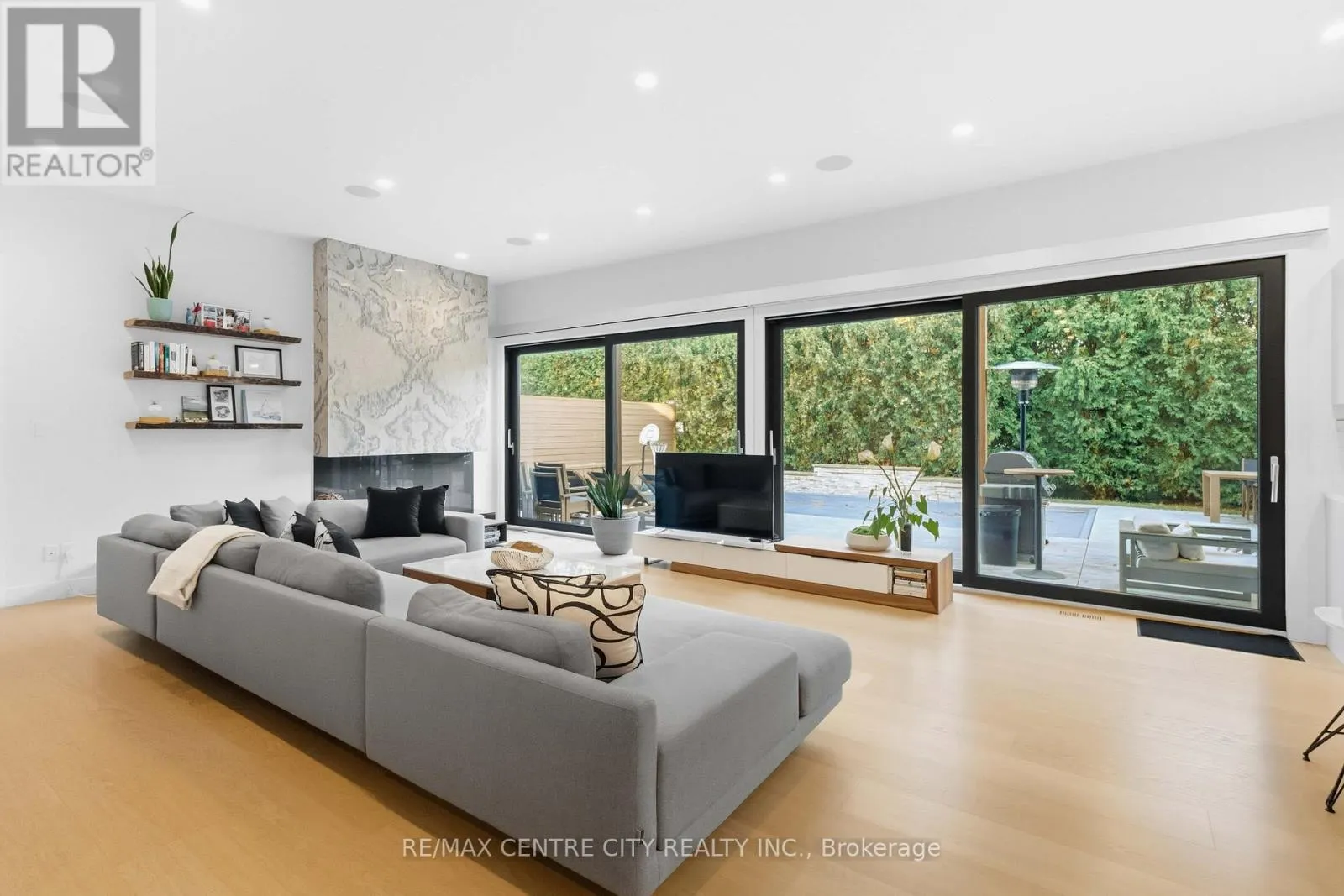 3 - 1452 BYRON BASELINE ROAD, #3