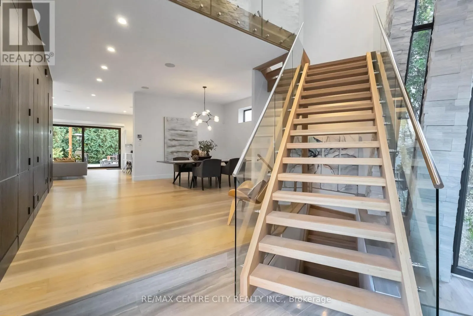 3 - 1452 BYRON BASELINE ROAD, #3