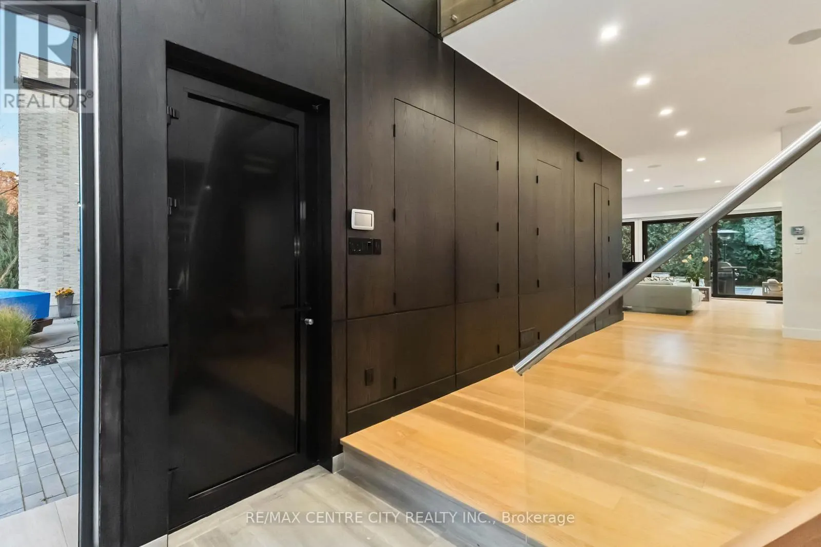 3 - 1452 BYRON BASELINE ROAD, #3