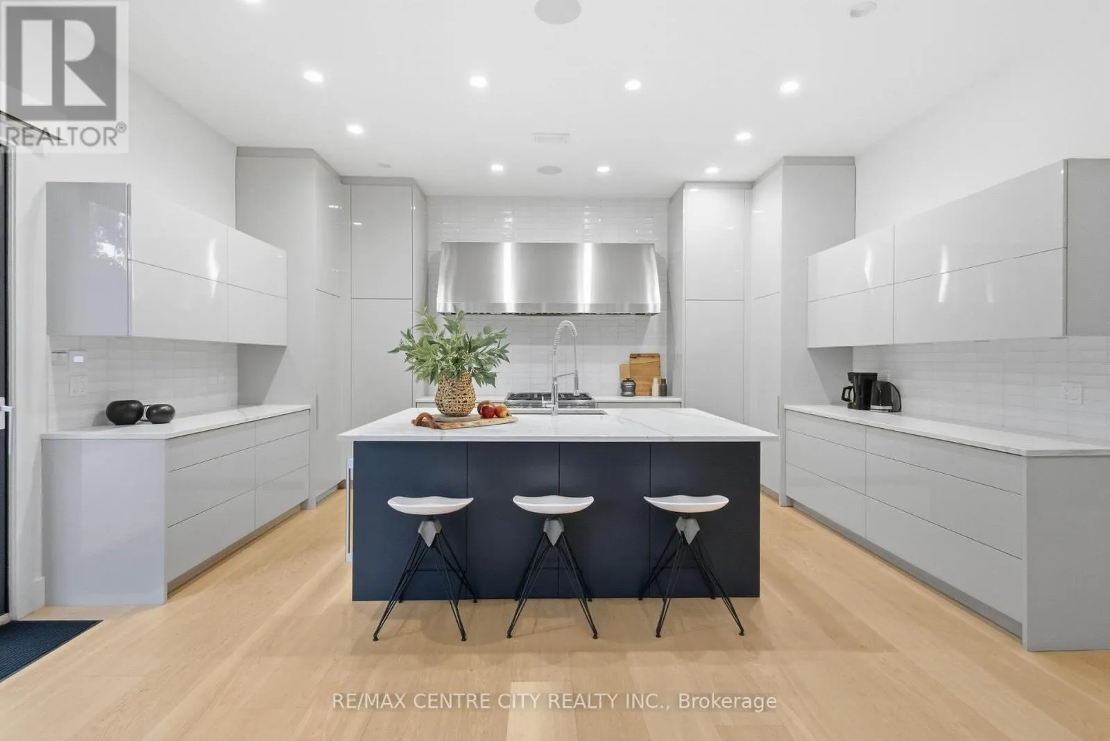 3 - 1452 BYRON BASELINE ROAD, #3