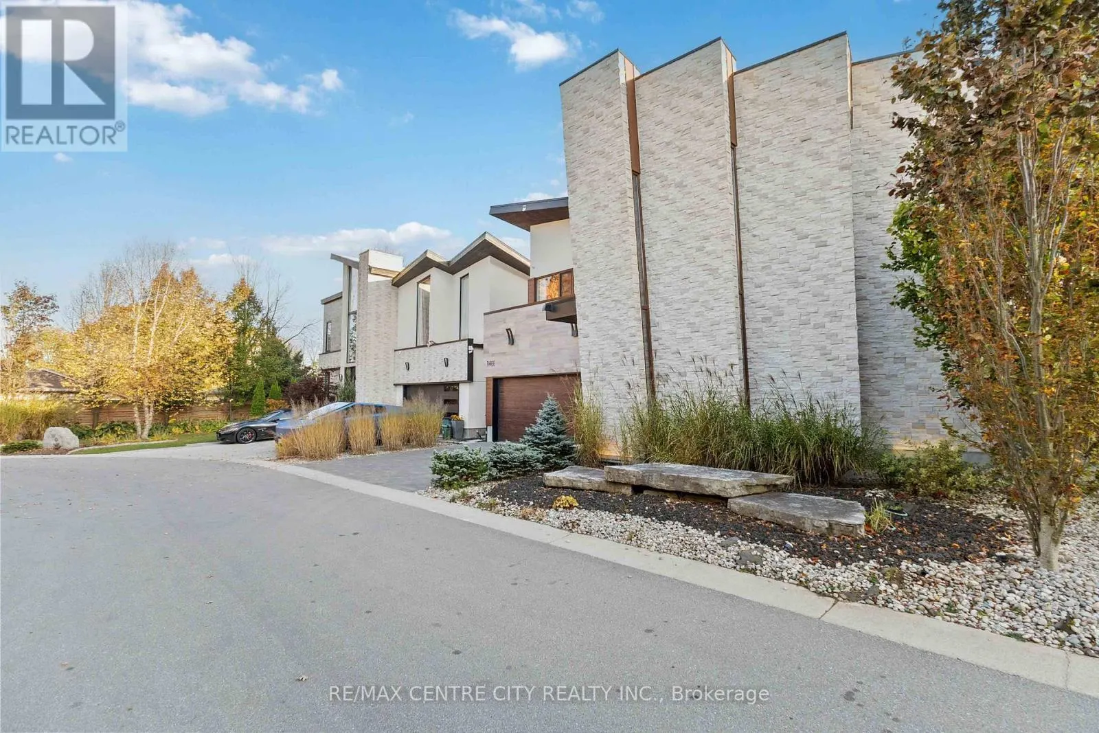 3 - 1452 BYRON BASELINE ROAD, #3