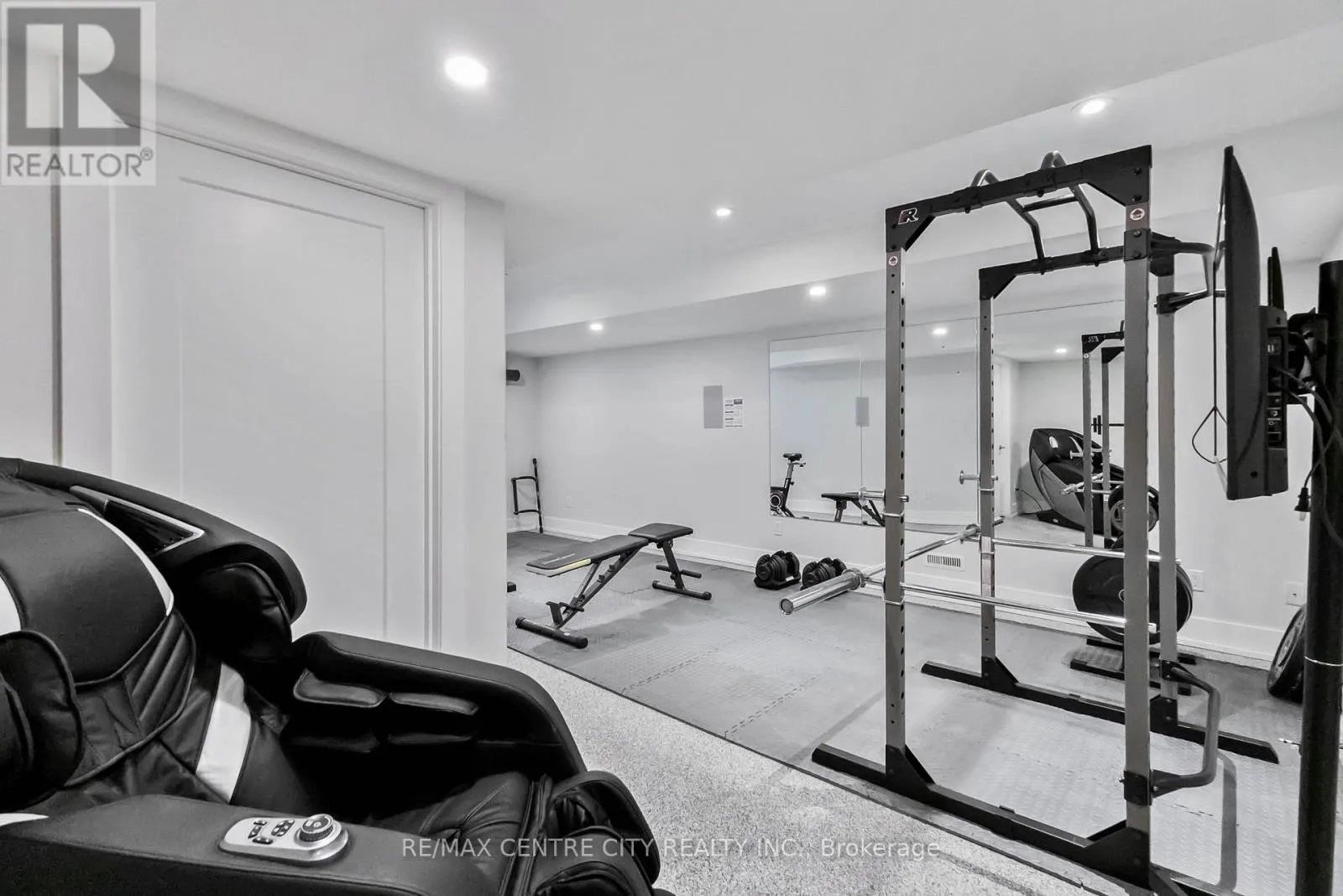 3 - 1452 BYRON BASELINE ROAD, #3